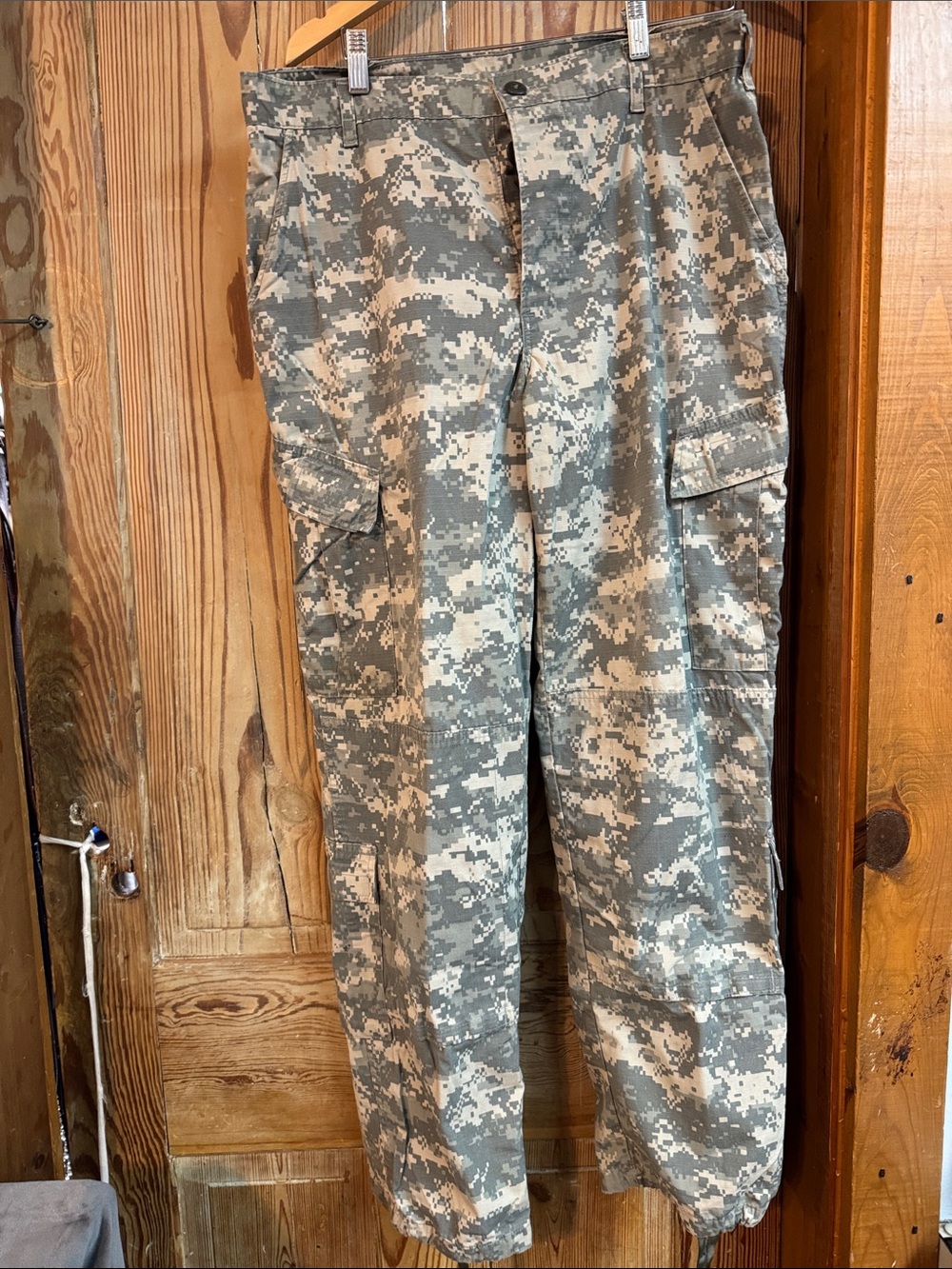 Men's Camouflage Cargo Pants - Digital Camo